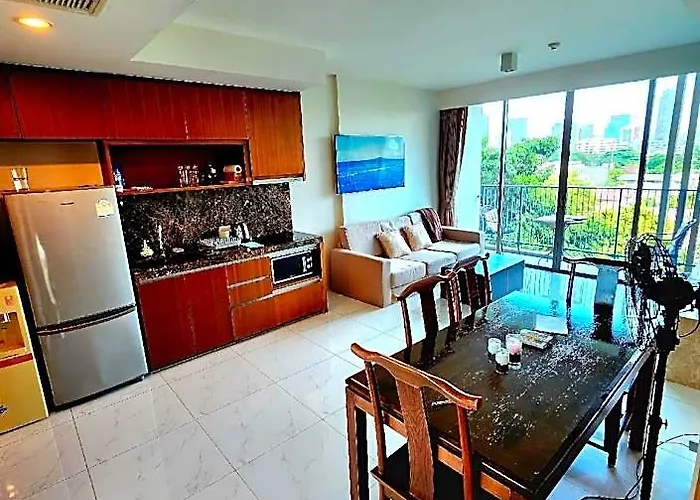 ホテル 2 Bedroom 2 Bathroom, Garden Views In Phrom Phong バンコク都