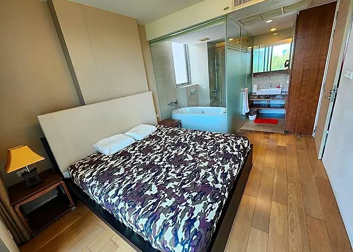 2 Bedroom 2 Bathroom, Garden Views In Phrom Phong 4* バンコク都
